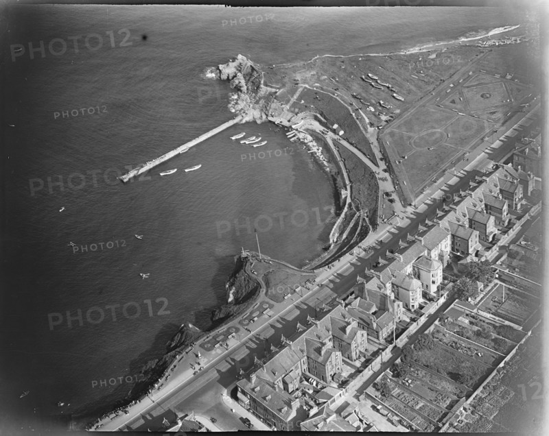 Cullercoats Bay, Cullercoats, Tyne & Wear, c1930s. Creator: Arthur William Hobart.