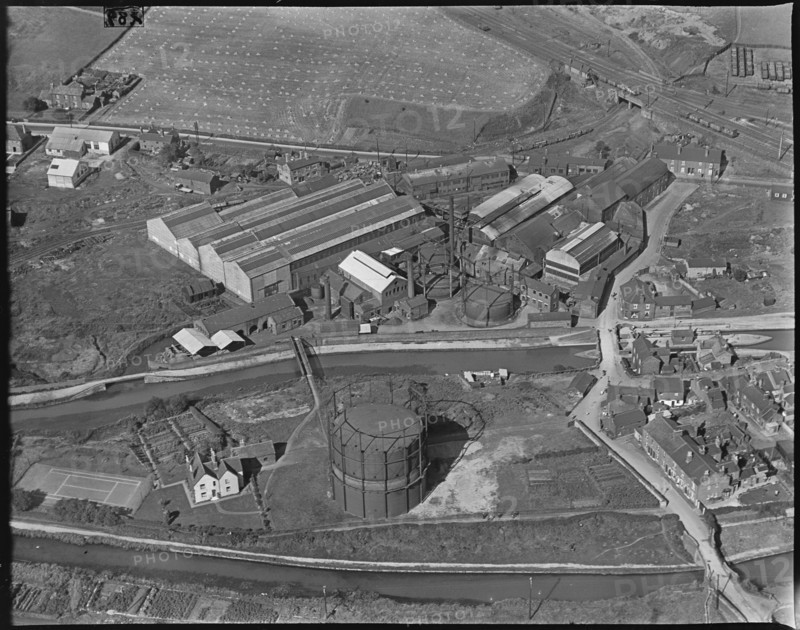 Kidsgrove Gaslight Co Gas Works and the Albion Iron Foundry, Kidsgrove, Staffordshire, c1930s. Creator: Arthur William Hobart.