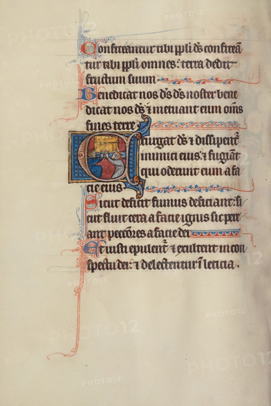Initial E: Two Kings Lifting the Ark of the Covenant; Bute Psalter, text and illumination about 1285 Creator: Bute Master.
