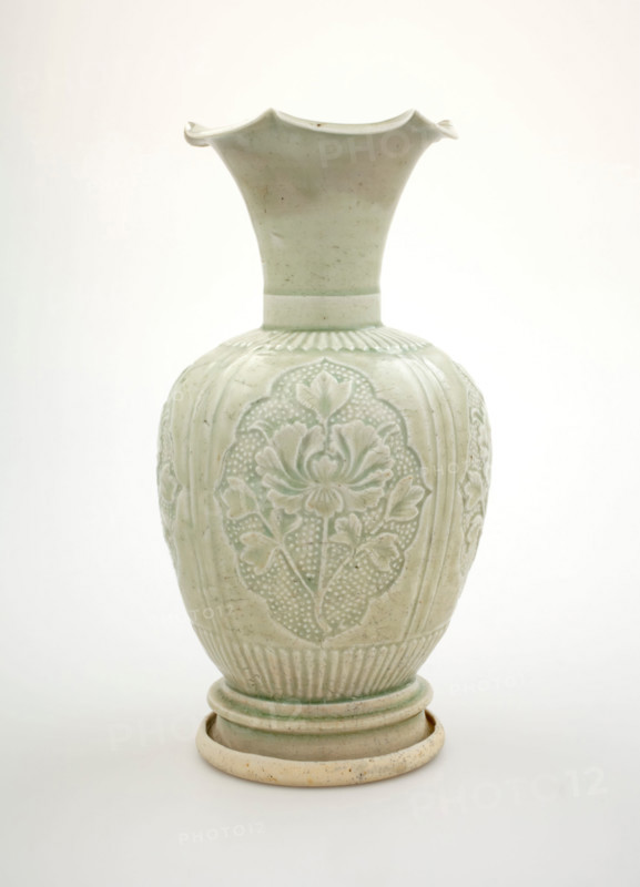 Vase with scalloped mouth, 1279-1368. Creator: Unknown.