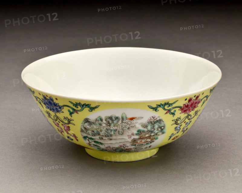 Bowl with landscape roundels, 1821-1850. Creator: Unknown.