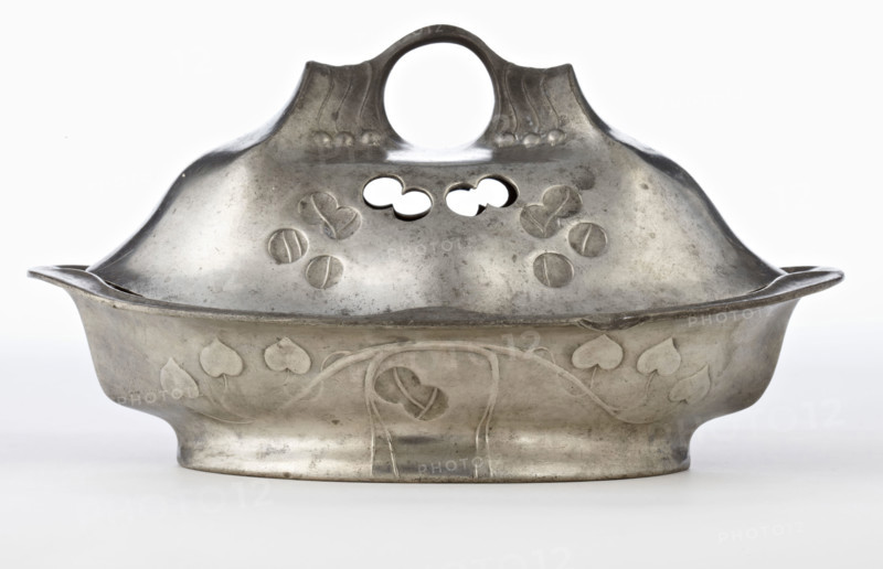 Lidded Soap Dish, c1890-1910. Creator: JP Kayser Sohn.