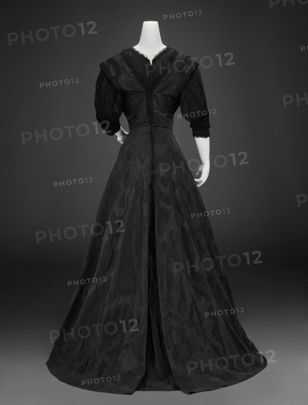 Dress (possibly for mourning), about 1910. Creator: Unknown.
