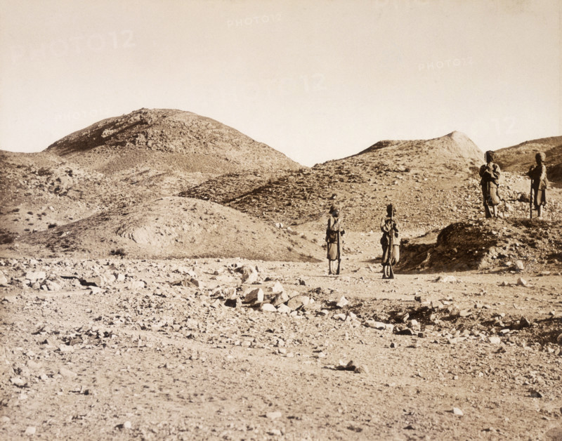 44th Hill, near Gandamak, Afghanistan, 1880. Four (probably British Indian Army) soldiers stand guard in a barren landscape. By the Treaty of Gandamak, signed in 1879, Britain acquired territory and the right to keep a representative in Kabul.