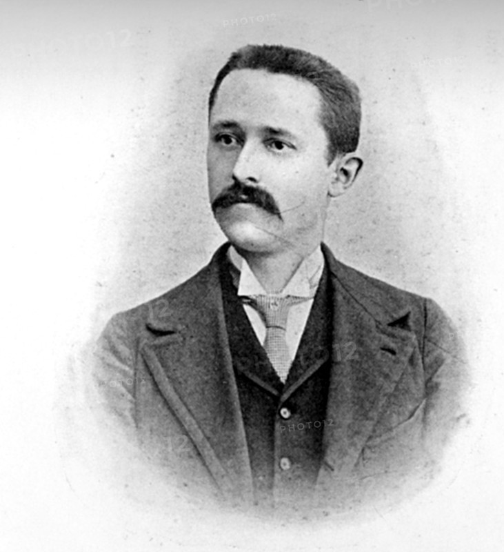 Monsieur Dupoirier, Landlord of the Hotel D'Alsace, 1906. 'Oscar Wilde died in his arms'. Irish playwright and author Oscar Wilde (1854-1900) was sent to prison for 'sodomy', and served two years of hard labour. He died in Paris three years after leaving prison. From 'The life of Oscar Wilde' by Robert Harborough Sherard. [1906].