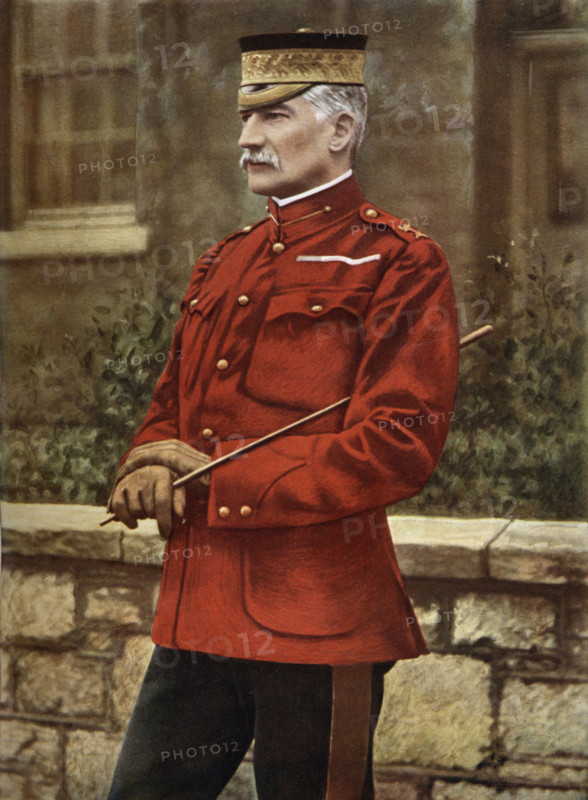 Portrait of Lieut-General Sir Frederick WEF Forestier-Walker, KCB, CMG, 1900. Creator: Russell & Sons.