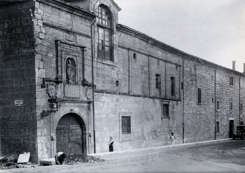 Hospital de San Julian y San Quirce, Burgos: exterior, c1900. Creator: Unknown.