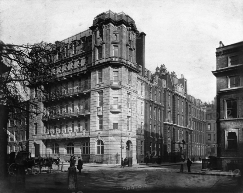 The London (later Royal) Homeopathic Hospital, corner of Queen Square and Great Ormond Street... Creator: Unknown.