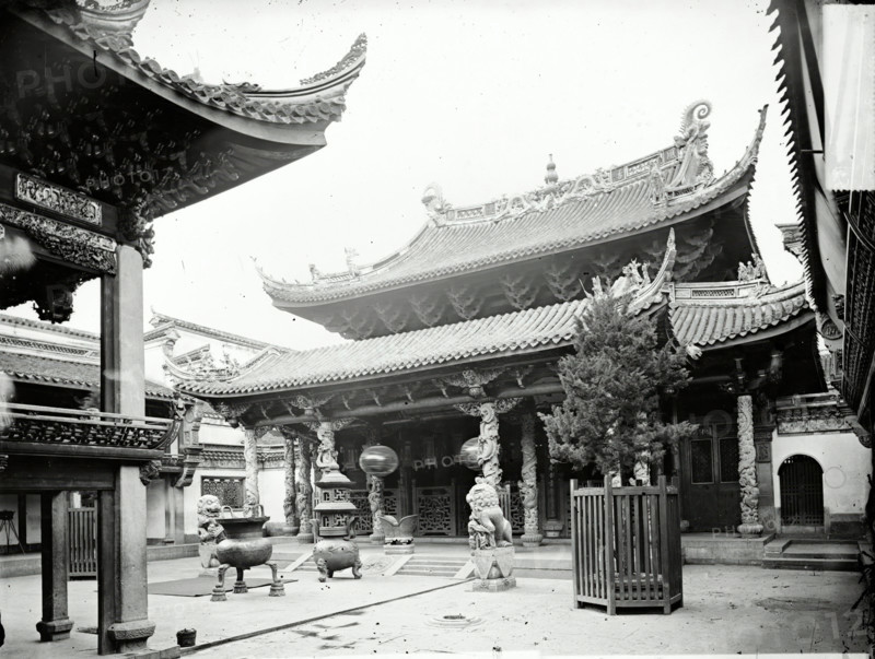 Ningbo, Zhejiang, China: Ningbo Tianhou Temple or Qingan Guildhall, 1870/1871. Creator: John Thomson.