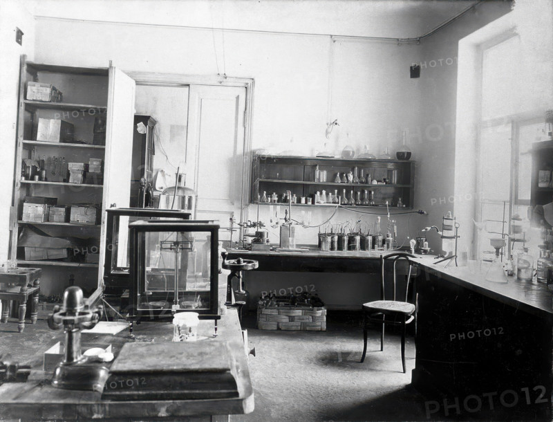 The chemical room in the Physiology Department at the Imperial Institute of Experimental..., 1904. Creator: Unknown.
