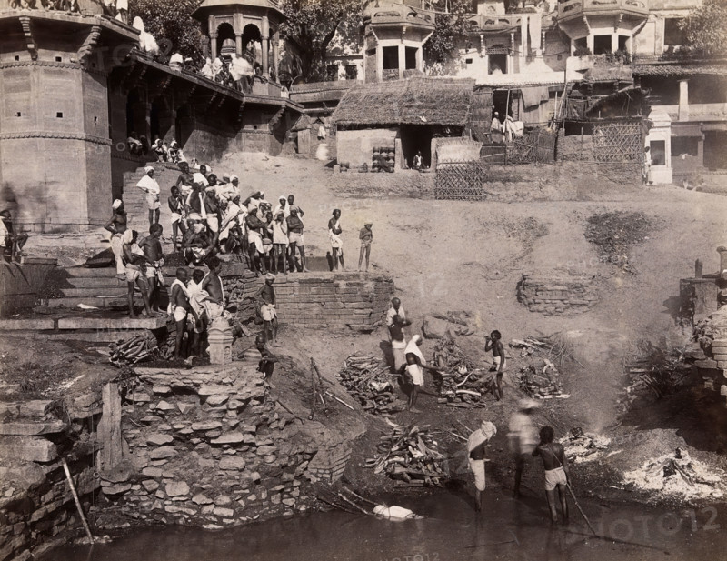 Benares (Varanasi), Uttar Pradesh: corpses being burned and consigned to the river Ganges, 19th cent Creator: Unknown.