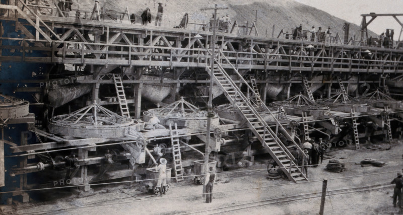 South Africa: a pulsator machine at the Wesselton diamond mine, 1905. Creator: Archibald Byron Macallum.
