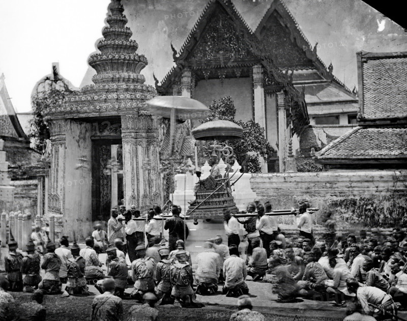 King Mongkut of Siam [Thailand] arriving at the Temple of the Reclining Buddha (Wat Pho)..., 1865. Creator: John Thomson.