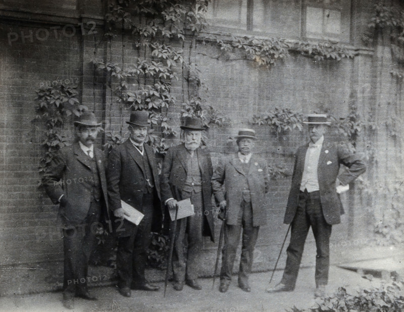 Edward Theodore Brewis, Hermann Thoms, Frederick Belding Power, Peter MacEwan and William..., 1909. Creator: Unknown.