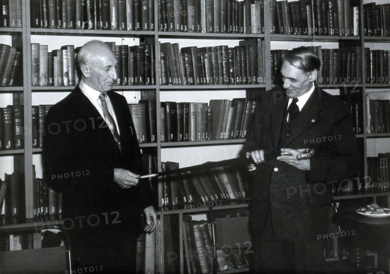 The Wellcome Historical Medical Museum, 28 Portman Square, London: the Director presenting... 1959. Creator: Unknown.