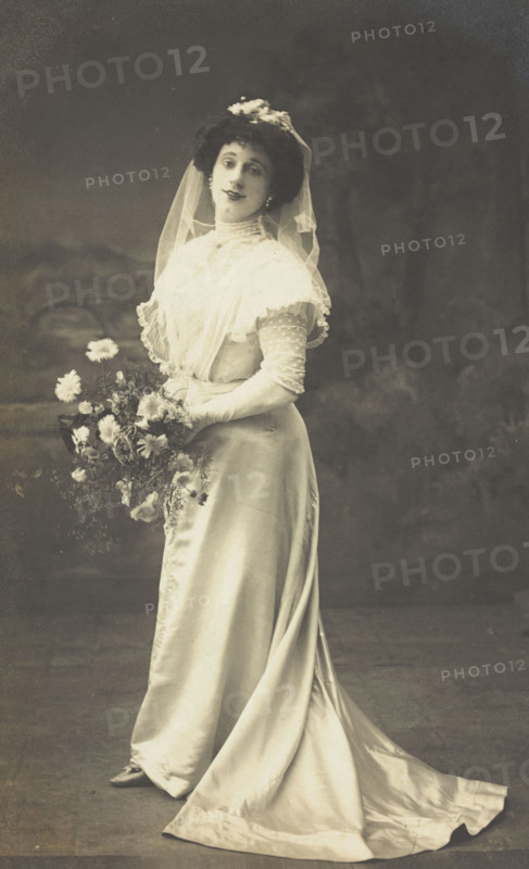 Arthur Grayson, dressed as a bride, for "The Jollity Boys", 1909. Creator: Unknown.