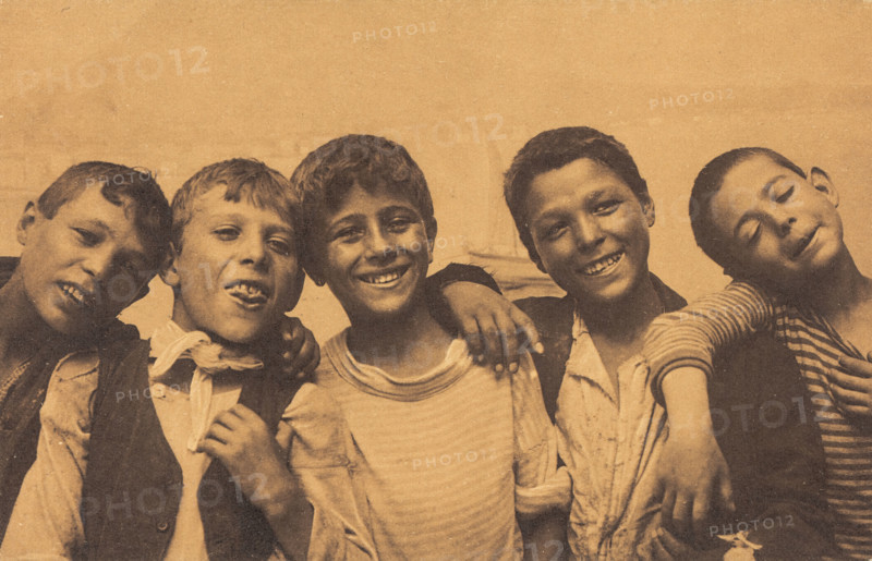 Neapolitan boys posing in a line, c1900s. Creator: Unknown.