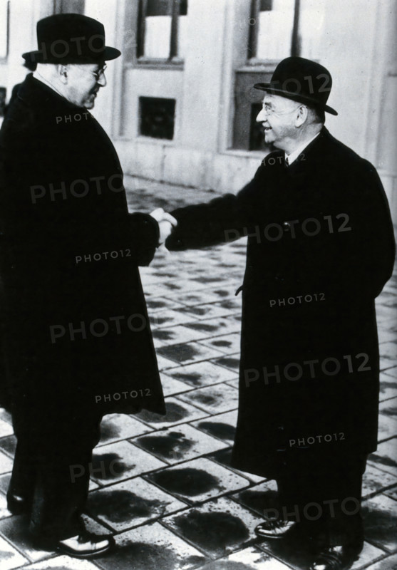 Sir Henry Hallett Dale and Otto Loewi. Creator: Unknown.