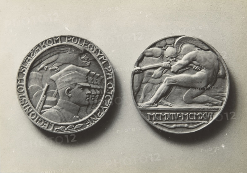 Commemorative medallion, 1916, (1920-1930).  Creator: Unknown.