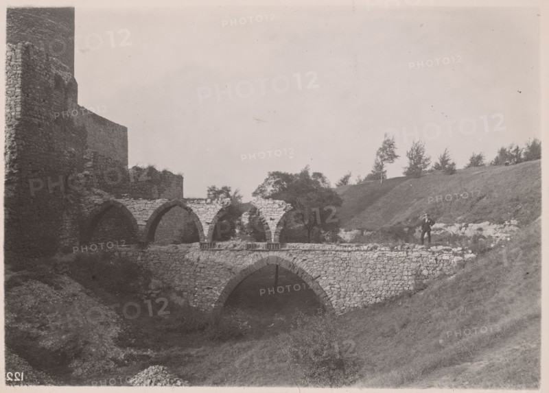 Castle - ruins of the two-storey arcade bridge, Bedzin, 1924. Creator: A Karczewski.