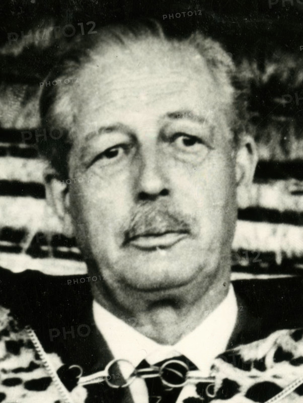 Macmillan invested as Paramount Chief, South Africa, February 1960. Creator: Colonial Office.