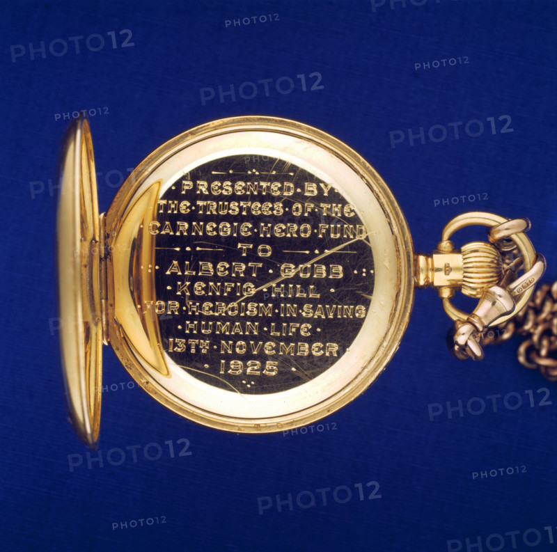 Pocket watch (glass, gold, enamel), 1920s. Creators: Tavennes, Dennison Watch.