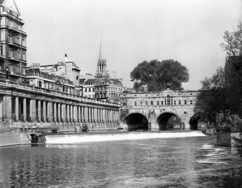 Pulteney Bridge, Bath, Somerset, c1955. Creator: Arthur Charles Kirby Ware.