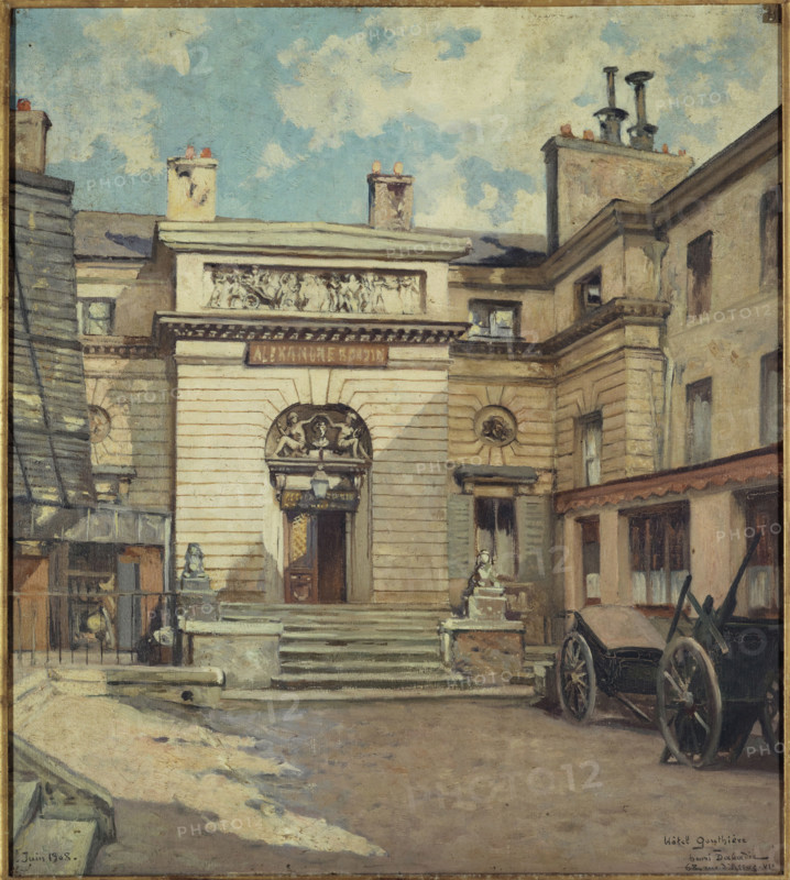 Courtyard of the Hotel Gouthiere, rue Pierre-Bullet, 1908. Creator: Henri Dabadie.