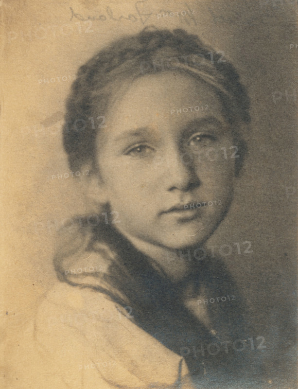 Elizabeth O'Malley McFarland, about 1914. Creator: Gertrude Kasebier.