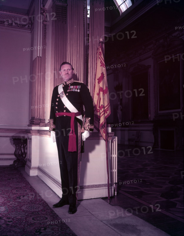 Earl of Dundee - Viscount Dudhope in uniform of Royal Company of Archers, c1953.  Creator: Arthur Charles Kirby Ware.