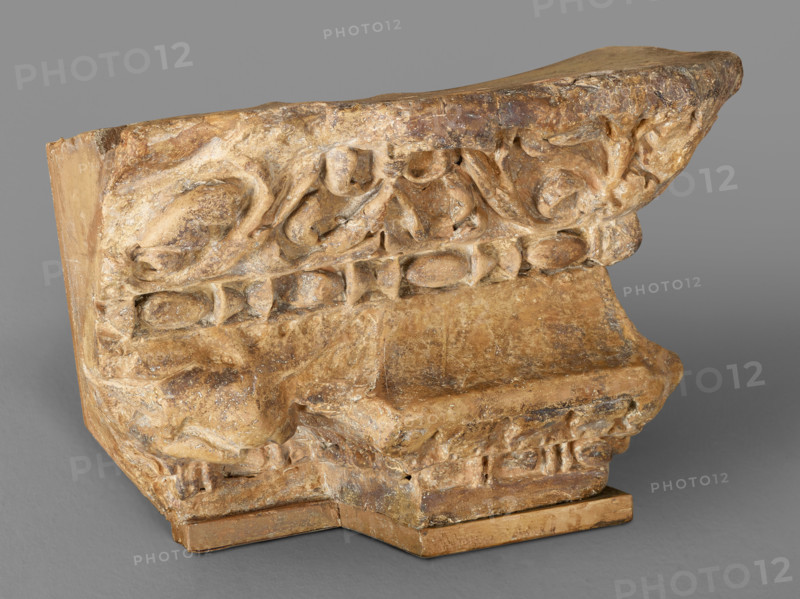 Cast of corner entablature of grave aedicula with a dragon motif, late 18th century-early 19th cent. Creator: Unknown.