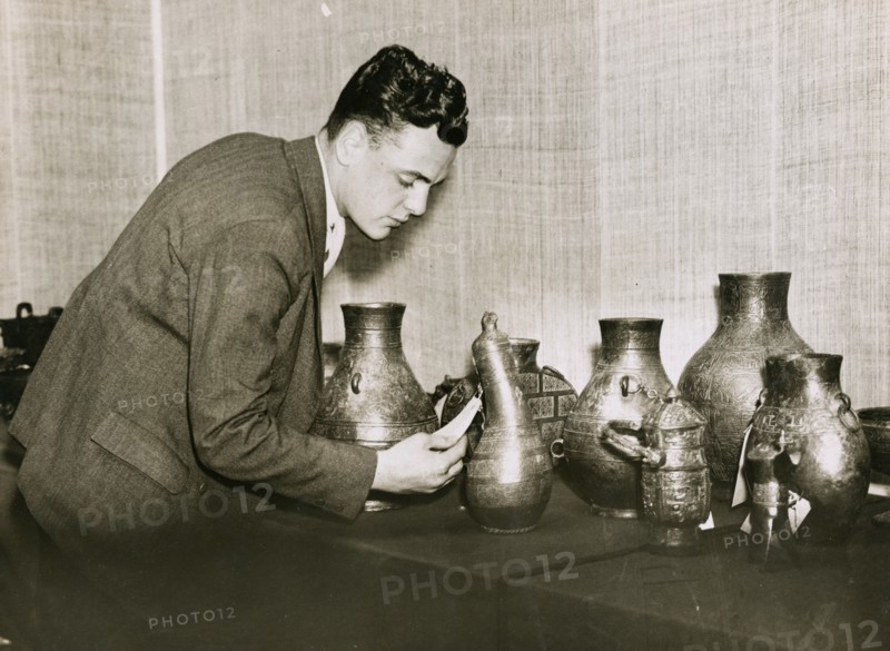 Unpacking and examining the exhibits for the 'International Exhibition of Chinese Art', 1935. Creator: Sport and General Press Agency.