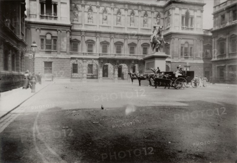 Burlington House Courtyard, c1902. Creator: Unknown.