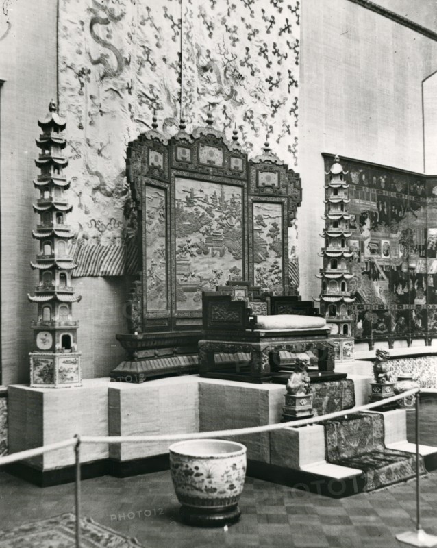 Gallery views of the International Exhibition of Chinese Art  held at the Royal Academy...1935. Creator: Unknown.
