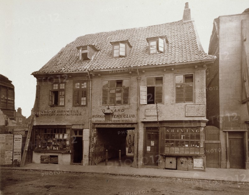 Old House, Palace Yard, Lambeth, c1883. Creator: Henry Dixon & Son.
