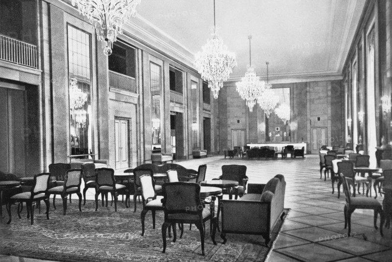 The foyer of the German Opera House in Charlottenburg
