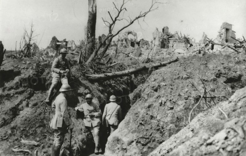 Soldats sur le Chemin des Dames
