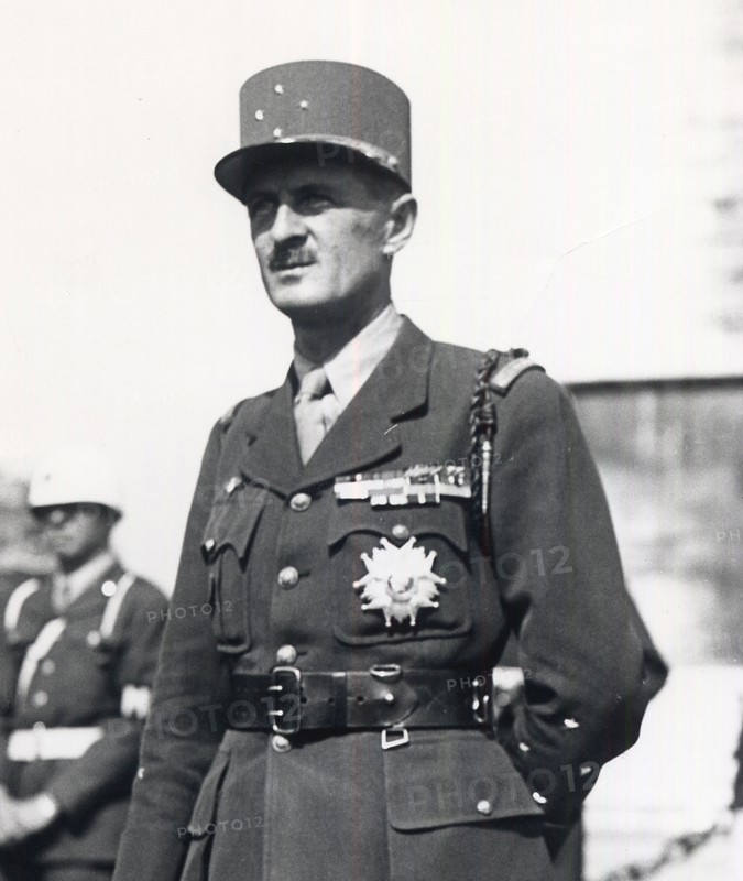 Leclerc, Philippe Marie de Hauteclocque, dit Belloy-Saint-Léonard, Somme 1902 - près de Colomb-Béchar 1947. Leclerc, maréchal de France à titre posthume en 1952.