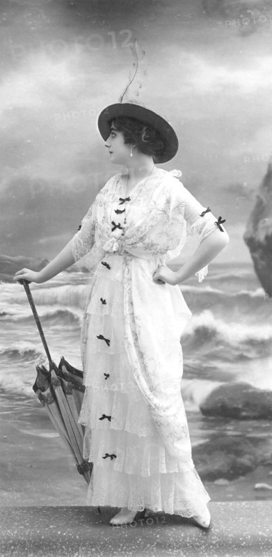 Modèle pour le bain, fin 19e siècle. MODE