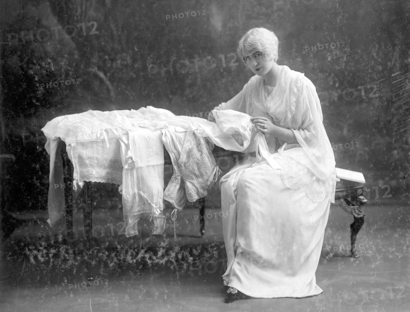 Photographie de mode du début du 20e siècle (1900-1914).  Collection Talbot. MODE