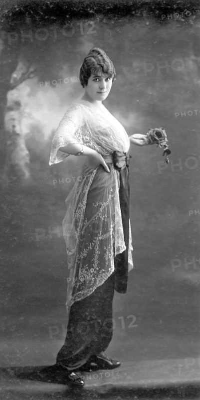 Photographie de mode du début du 20e siècle (1900-1914).  Collection Talbot. MODE