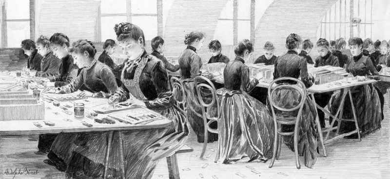 Les magasins du Bon Marché en 1889.  Employées travaillant à l'étiquetage, au service des échantillons.  "120 à 150 femmes sont tout au long de l'année occupées à ce service des échantillons. Des machines coupent les tissus en bandes et les recoupent ensuite par fragments. Ces fragments sont assortis par les échantillonneuses suivant les nuances, les dessins et les prix, puis étiquetés et expédiés à la cliente." Dessin d'Adolphe Binet et extrait d'article parus dans L'Illustration du 10 août 1889.