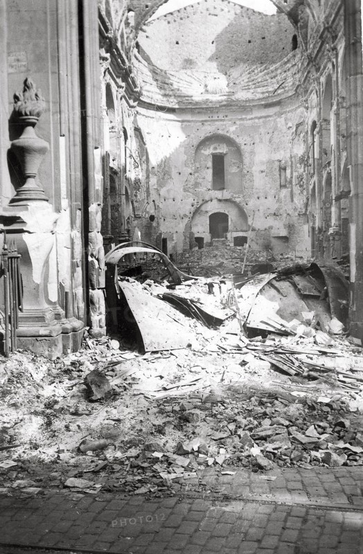 Ruines de l'église de Belen à Barcelone, en 1936