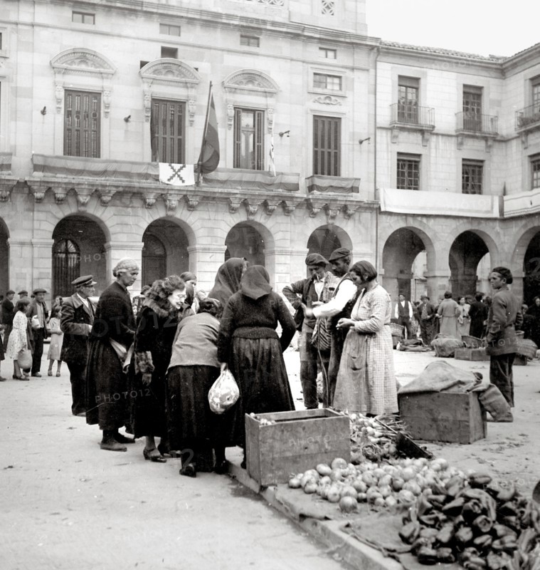 La place centrale d'Avila pendant la Guerre d'Espagne