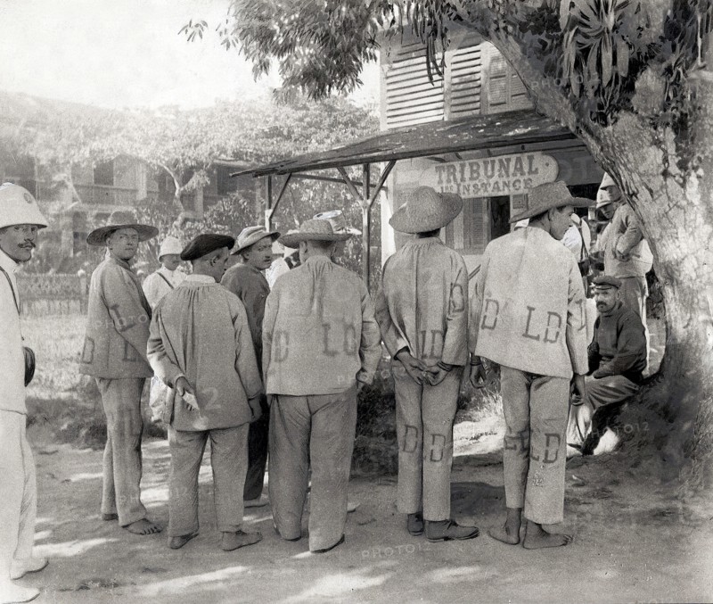 Police et justice en France au XX siècle. Les bagnes, les prisons. Quelques semaines chez les forçats, les bagnes en Guyane en 1908, reportage de Jean Galmot, correspondant du journal l'Illustration.