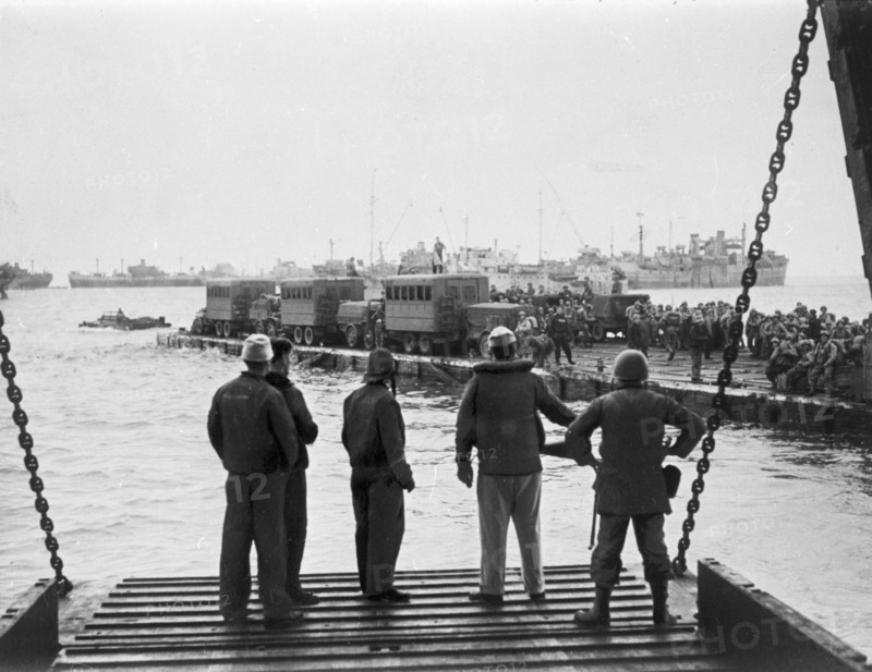 Débarquement des troupes alliées sur la côte normande en juin 1944