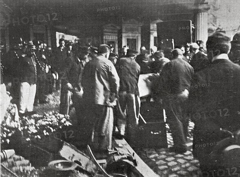 La translation des cendres de M Emile Zola au Panthéon le jeudi 4 juin 1908.