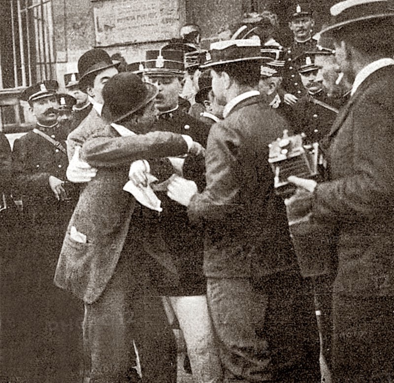 La translation des cendres de M Emile Zola au Panthéon le jeudi 4 juin 1908.