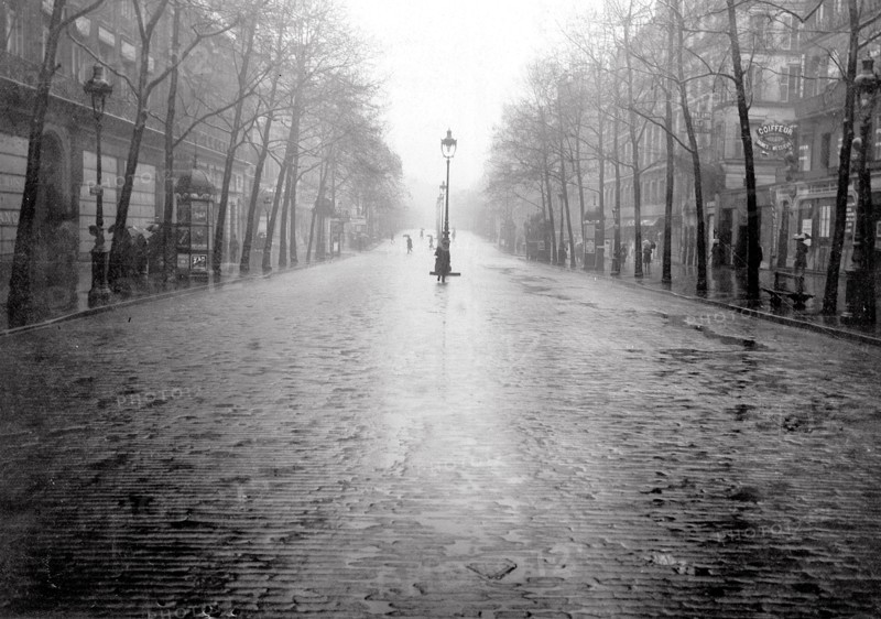1er mai 1919 à Paris, sous la pluie