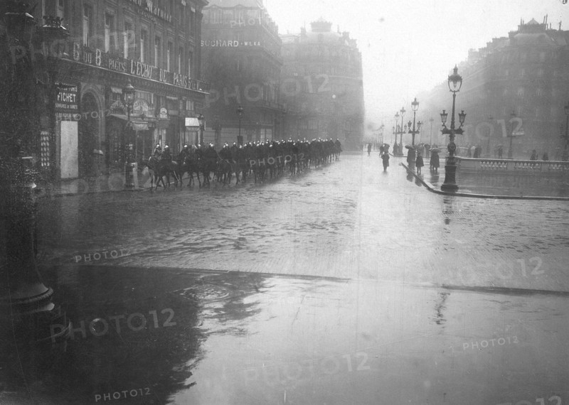 1er mai 1919 à Paris, sous la pluie